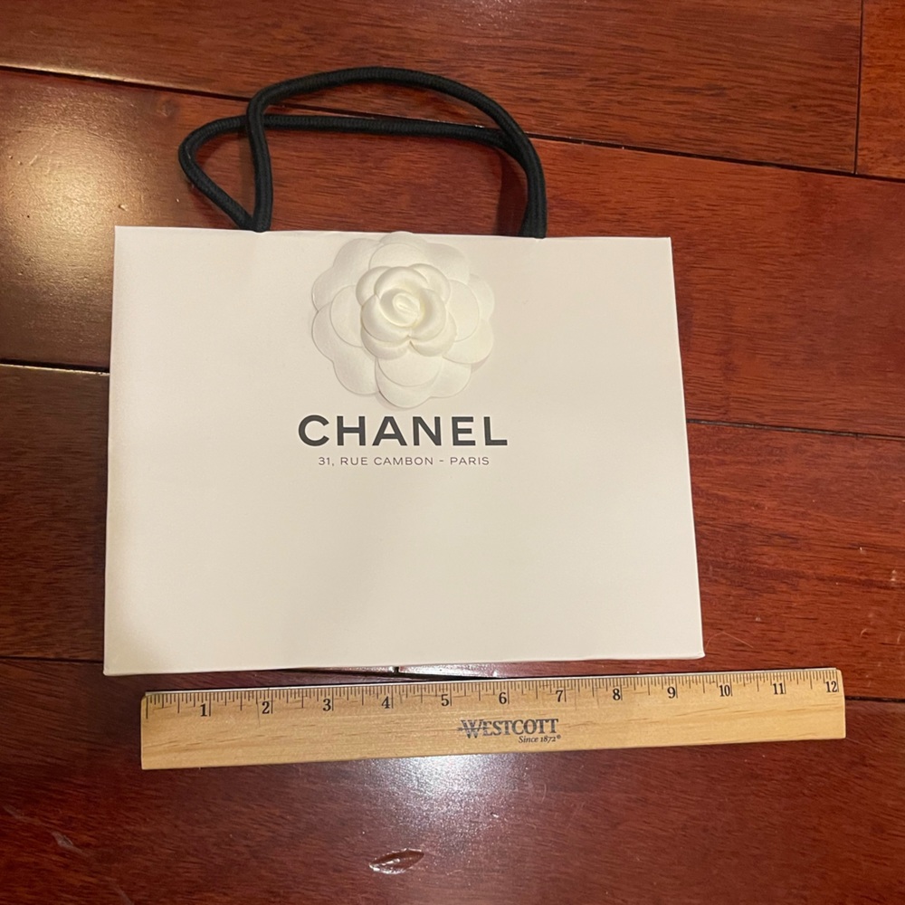 CHANEL Paris gift bag set - Picture 4 of 8